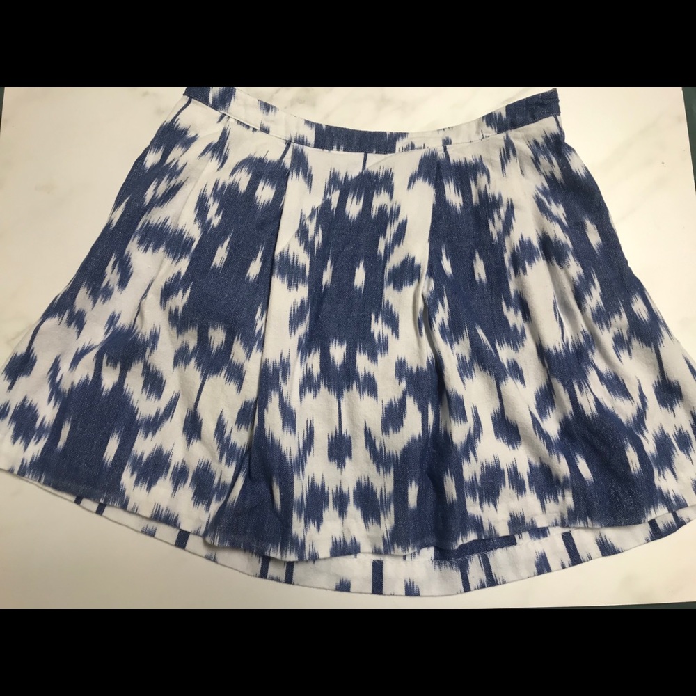 Vineyard Vines Skirt blue and white